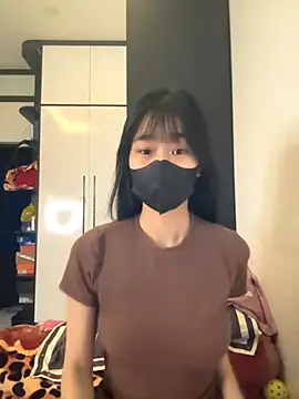 MGirlCute online show from December 5, 2025, 5:31 pm