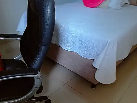 Samathahottxxxx online show from January 14, 2026, 7:30 pm