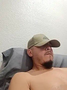 Snapshot of Lalin2323 chatting on March 1, 2026, 10:23 pm Lalin2323 online show from March 1, 2026, 10:23 pm