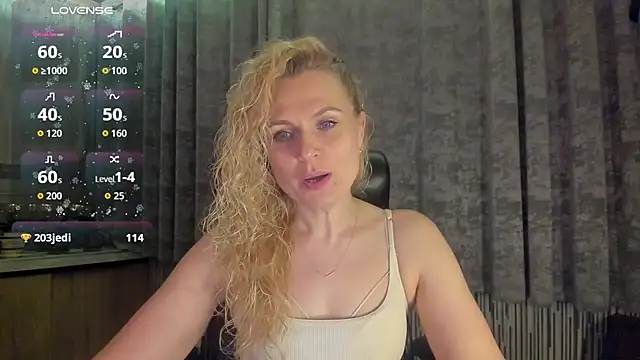 LanaLight x online show from April 13, 2026, 8:14 pm