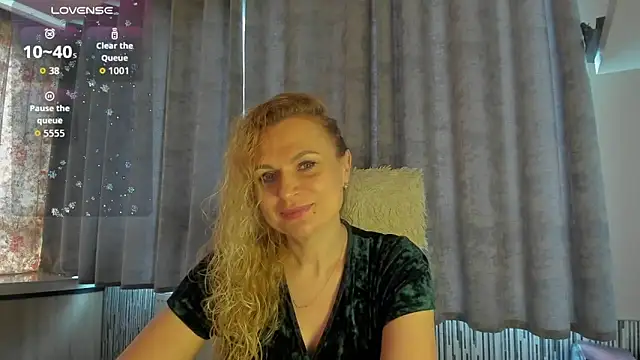 LanaLight x online show from May 22, 2026, 4:08 am