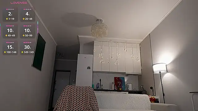 yoursecretloveee online show from February 12, 2026, 12:33 pm