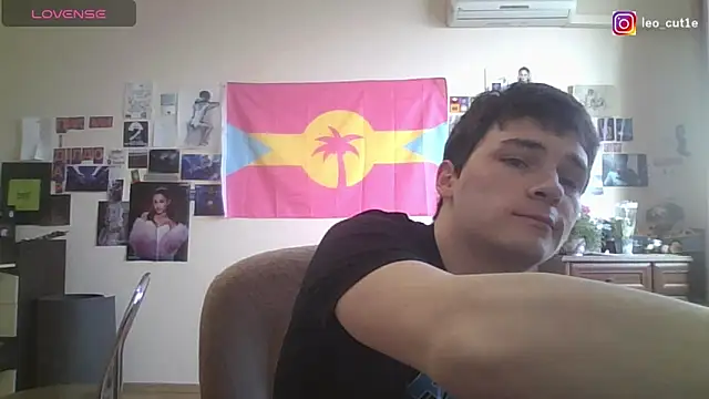 leo cutie online show from March 19, 2026, 7:56 am