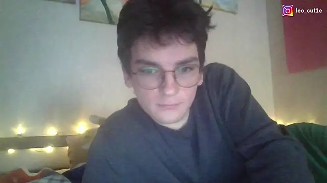 leo cutie online show from April 11, 2026, 4:50 am