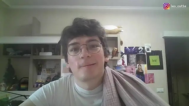 leo cutie online show from May 2, 2026, 6:40 am