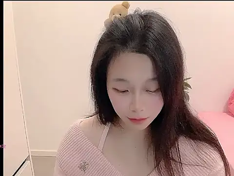 youyou-66 online show from December 22, 2025, 8:44 am