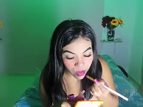 18teenssexy online show from December 19, 2025, 12:01 pm