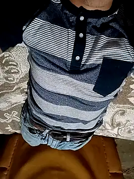 Snapshot of danielusbss chatting on December 2, 2025, 3:01 am danielusbss online show from December 2, 2025, 3:01 am