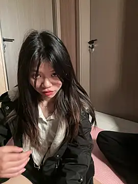 Snapshot of xinxin988179 chatting on March 17, 2026, 5:22 am xinxin988179 online show from March 17, 2026, 5:22 am