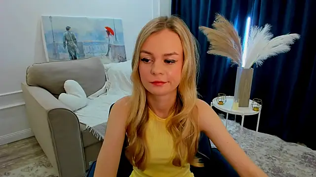 MidnighteAura online show from June 7, 2026, 3:10 am