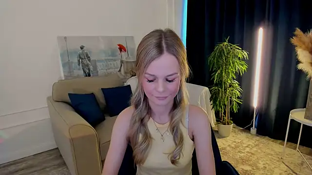 MidnighteAura online show from June 17, 2026, 11:34 am