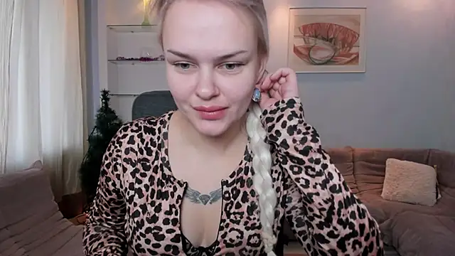 KamillaJei online show from December 5, 2025, 6:55 am