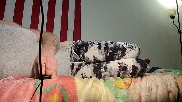 Olewrench35 online show from December 2, 2025, 5:19 pm