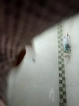 Snapshot of Xkaliente93 chatting on February 16, 2026, 2:13 pm Xkaliente93 online show from February 16, 2026, 2:13 pm