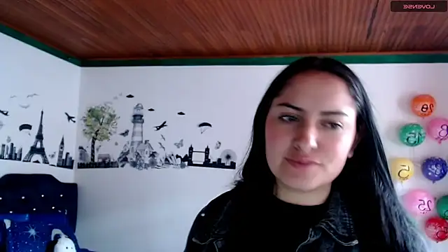 MisNicol online show from December 18, 2025, 5:52 pm