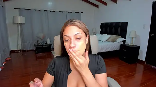 Zara Wolf  online show from December 20, 2025, 12:12 pm