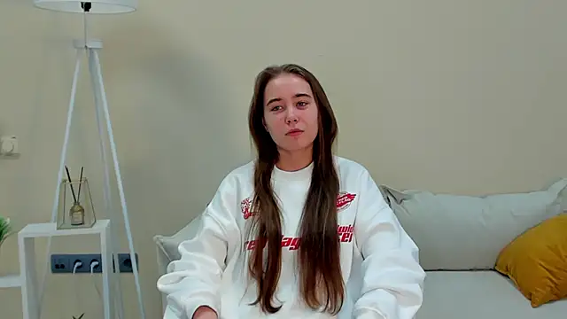 MurielHartnell online show from December 5, 2025, 7:17 am