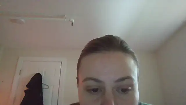 Estherjude online show from December 2, 2025, 7:09 pm