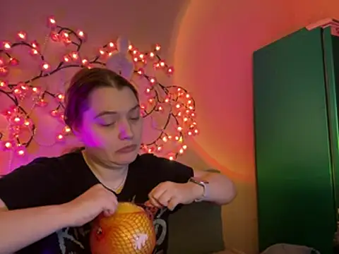 Snapshot of Ungoliant_Kiss chatting on March 1, 2026, 5:37 pm Ungoliant Kiss online show from March 1, 2026, 5:37 pm