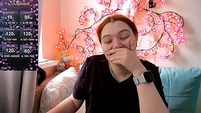 Snapshot of Ungoliant_Kiss chatting on April 26, 2026, 12:36 pm Ungoliant Kiss online show from April 26, 2026, 12:36 pm