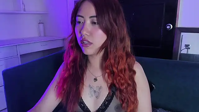 Snapshot of Saelivrae chatting on May 5, 2026, 8:50 pm Saelivrae online show from May 5, 2026, 8:50 pm