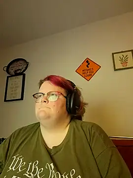 LiaraStrife online show from December 2, 2025, 6:41 am