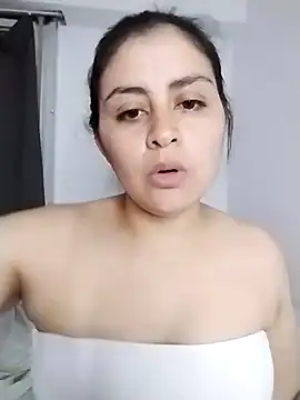 Snapshot of latina_prohibida chatting on February 15, 2026, 1:35 am latina prohibida online show from February 15, 2026, 1:35 am