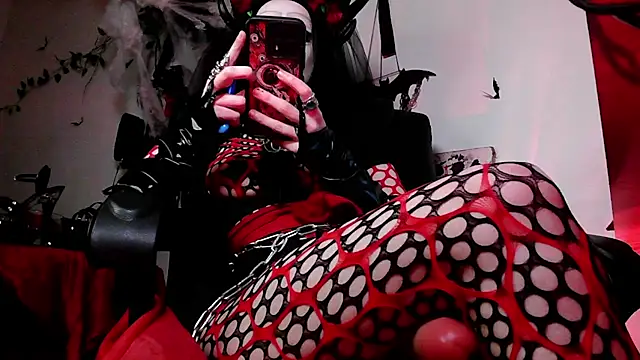 EmpressMorrigan online show from April 21, 2026, 12:22 pm