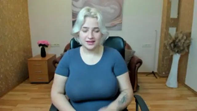 Snapshot of Olivia_Quinns chatting on December 2, 2025, 7:36 am Olivia Quinns online show from December 2, 2025, 7:36 am