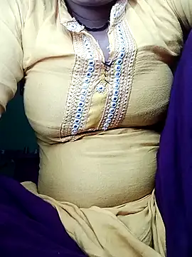 Snapshot of Karisma_ji chatting on May 25, 2026, 7:14 am Karisma ji online show from May 25, 2026, 7:14 am