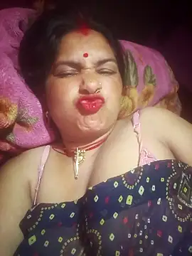 Your-shreya143 online show from April 2, 2026, 8:17 pm