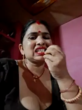 Your-shreya143 online show from May 20, 2026, 3:18 pm