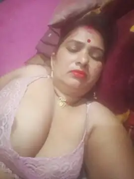 Your-shreya143 online show from May 25, 2026, 11:44 pm