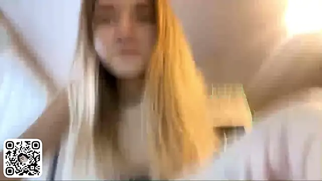 AveryBerkson online show from December 3, 2025, 7:16 am