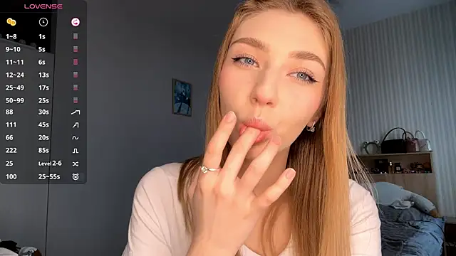 AveryBerkson online show from March 26, 2026, 10:21 am