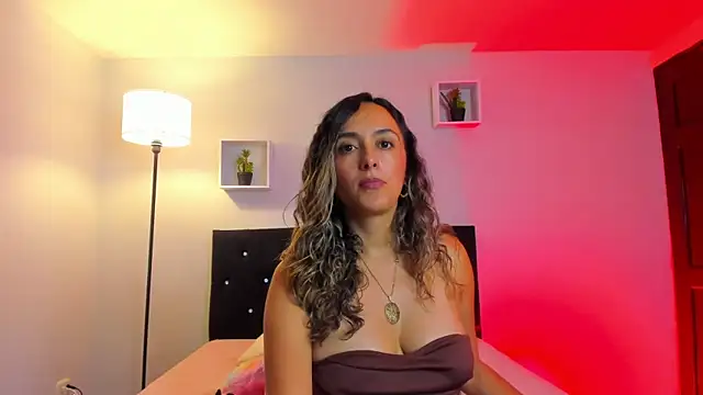 Victoria Rose  online show from May 11, 2026, 4:04 pm