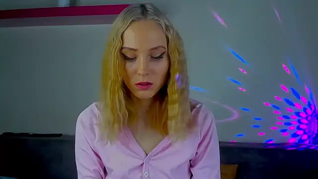 Gina Gina love online show from December 22, 2025, 11:07 am