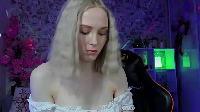 Gina Gina love online show from April 3, 2026, 1:03 am