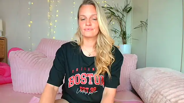 AussieErica online show from January 9, 2026, 5:32 am