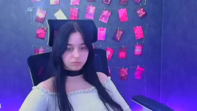 Lilu May online show from April 4, 2026, 12:20 am