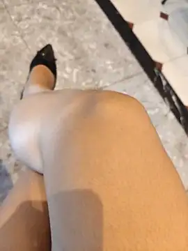 Snapshot of Miky_Lyn chatting on February 18, 2026, 5:14 am Miky Lyn online show from February 18, 2026, 5:14 am