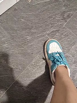 Snapshot of Miky_Lyn chatting on February 28, 2026, 2:07 pm Miky Lyn online show from February 28, 2026, 2:07 pm