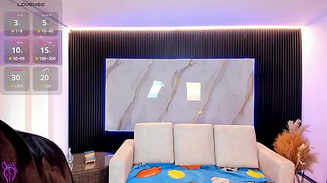 TiffanyHoustton online show from February 26, 2026, 12:04 pm