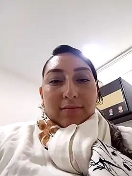 Valeria montana  online show from February 5, 2026, 2:00 pm