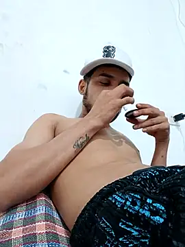 NK MINEIRO online show from December 3, 2025, 2:41 am