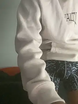 yesserf online show from December 2, 2025, 5:19 pm