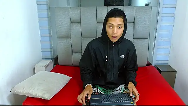 Axel Marcu online show from December 5, 2025, 1:09 pm