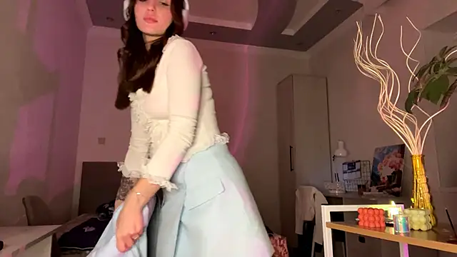 ShyDream online show from December 3, 2025, 7:34 pm