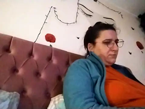 Dana92va online show from February 15, 2026, 6:15 pm