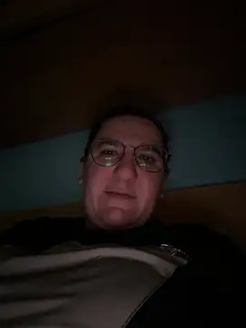 Dana92va online show from April 17, 2026, 3:37 pm